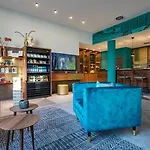 - The Niu, Rig By Ihg