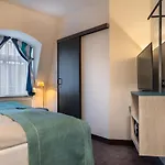 - The Niu, Rig By Ihg