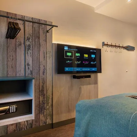 - The Niu, Rig By Ihg