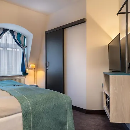 - The Niu, Rig By Ihg