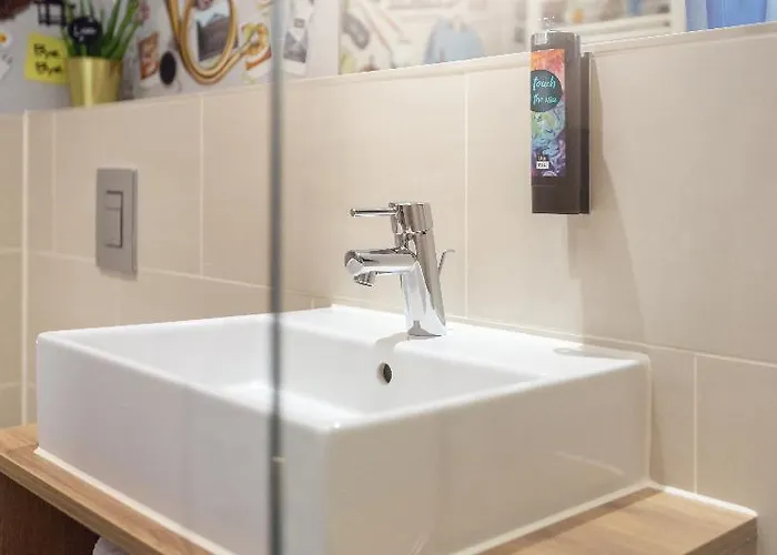 - The Niu, Rig By Ihg Hotel